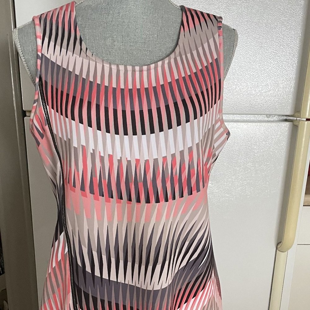 Colletta Size 8 Bodycon Geometric Dress with Side Zipper